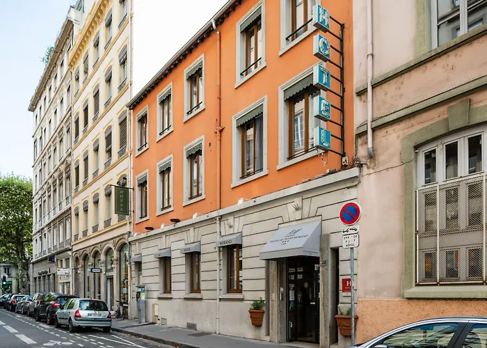 Hôtel 3 étoiles: Au Patio Morand